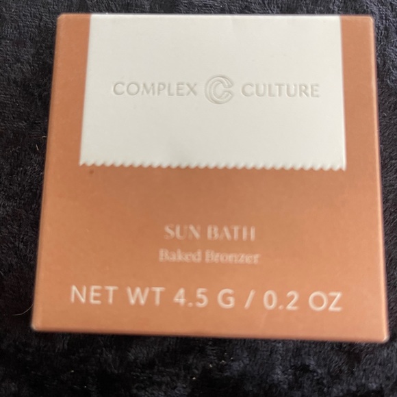 Assortment of brand name makeup - Picture 3 of 10